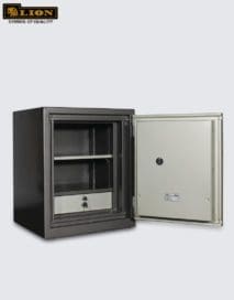 brankas LION 820